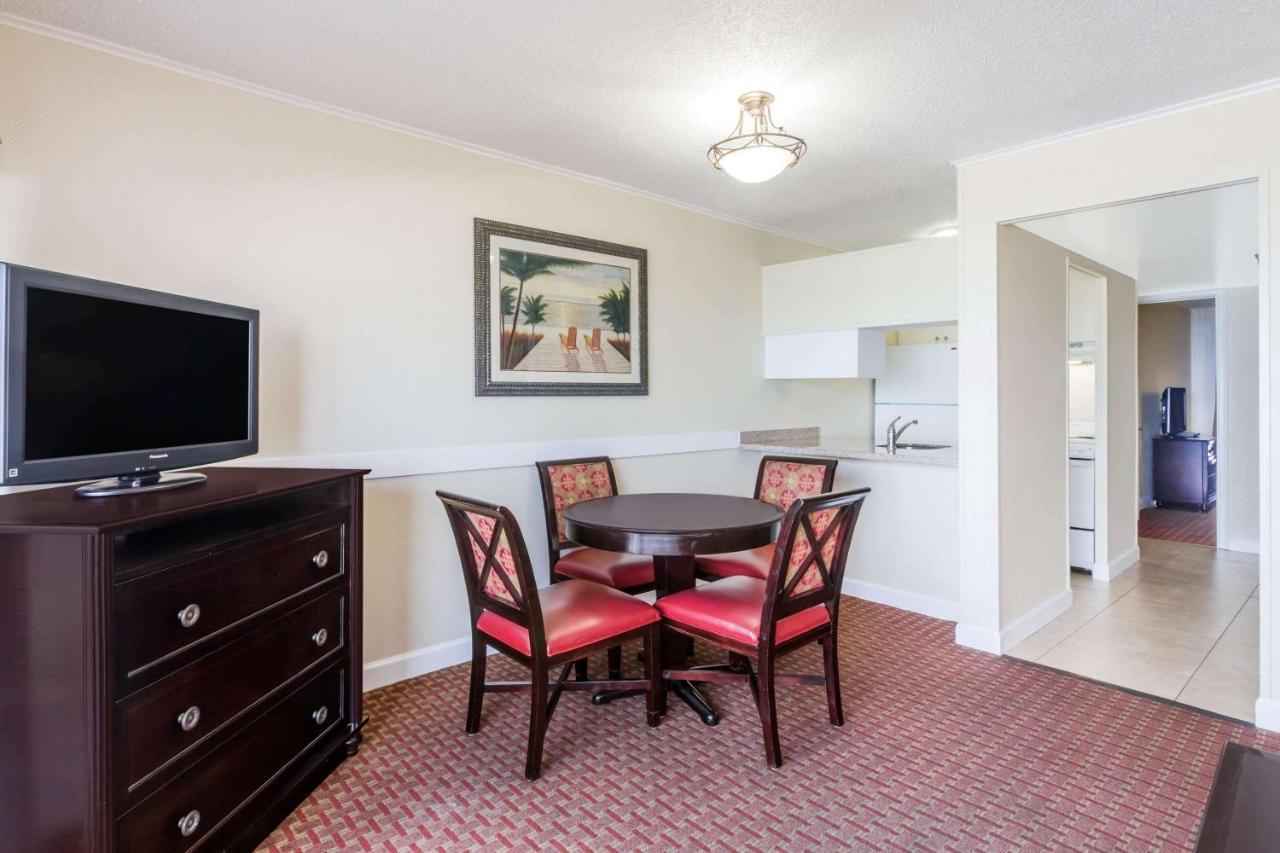 Wyndham Garden Fort Walton Beach Destin Экстерьер фото